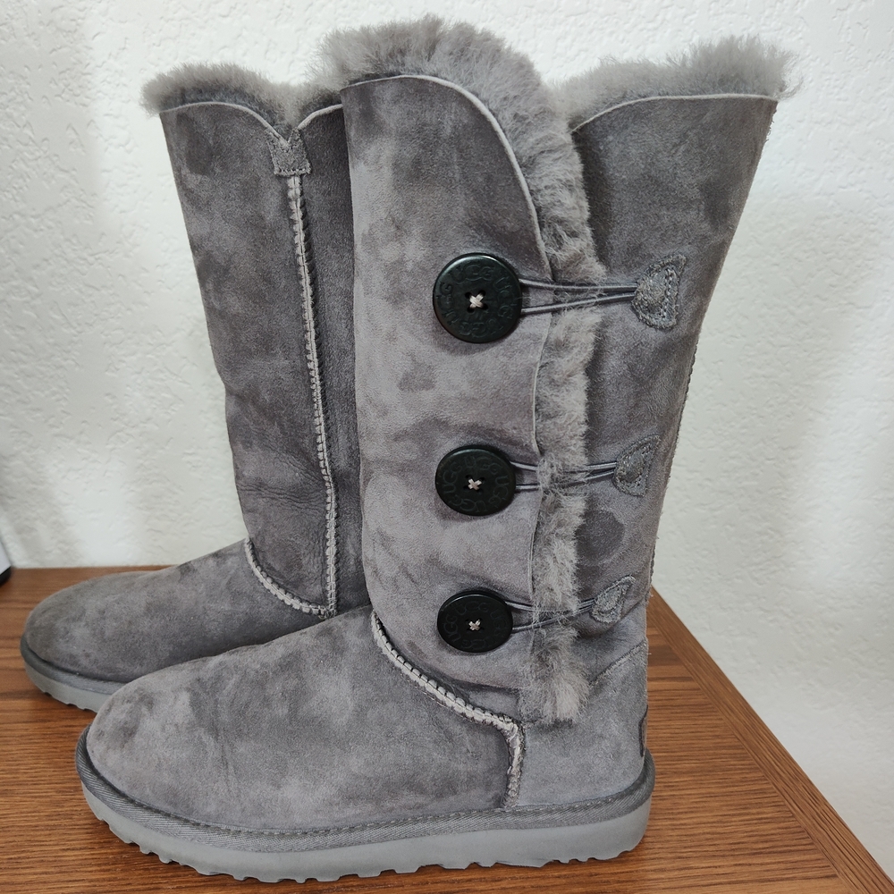 UGG BAILEY BUTTON TALL II TRIPLET GREY GRAY BOOT US 8 / EU 39 / UK 6